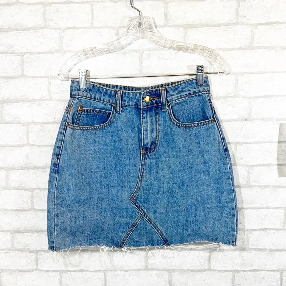 Joeoy denim raw hem skirt size small
